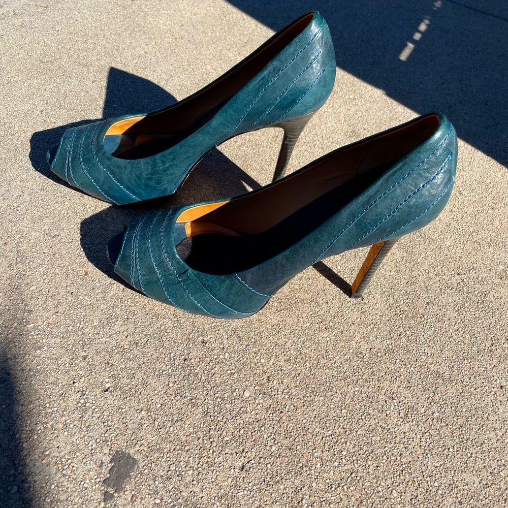 LAMB BLUE PUMPS size 8